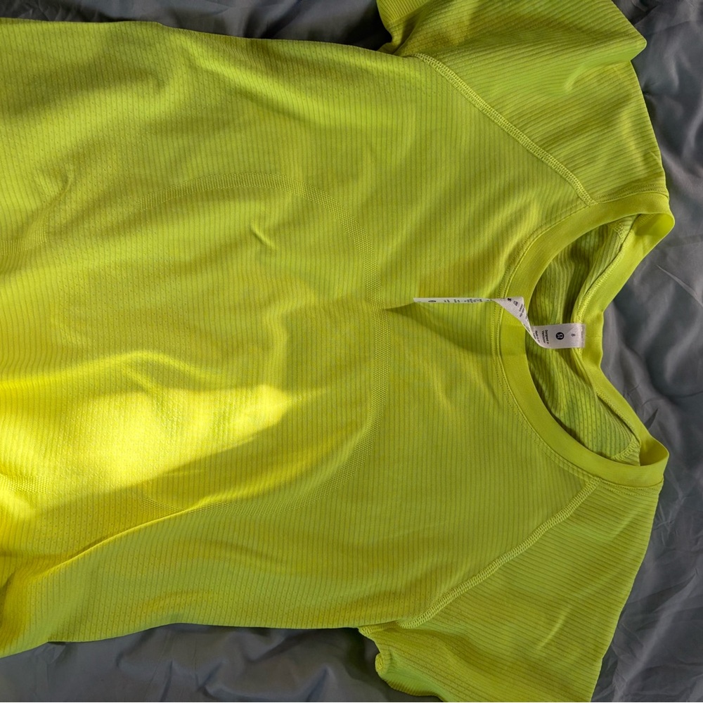 Lululemon Short Sleeve swiftly tech 2.0